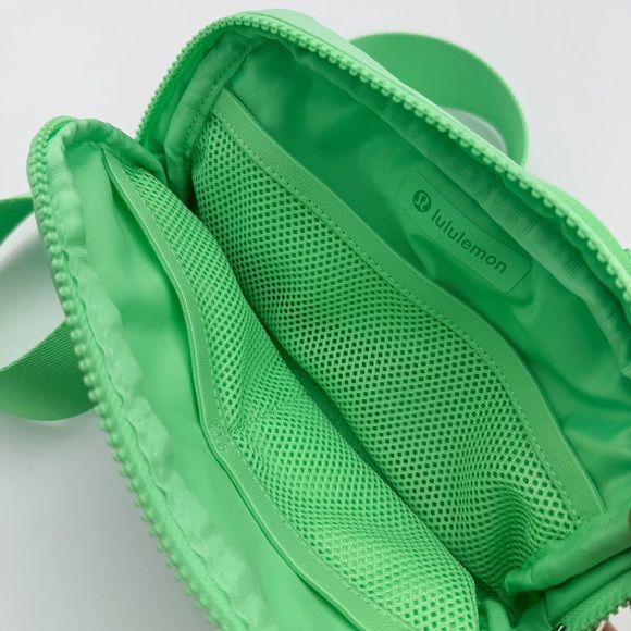 Lululemon Everyday Belt Bag 1L Citra Lime - Picture 5 of 6